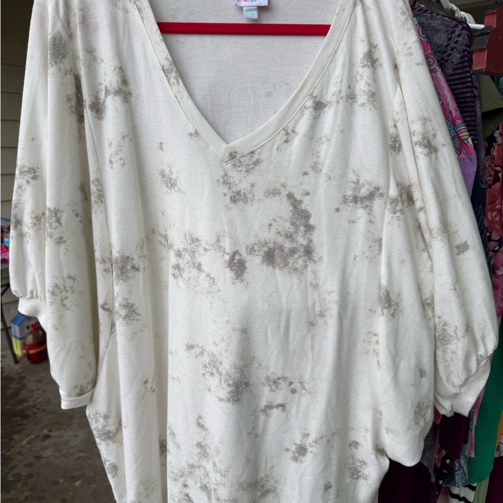 Elegant Cream and Gray Women's Top